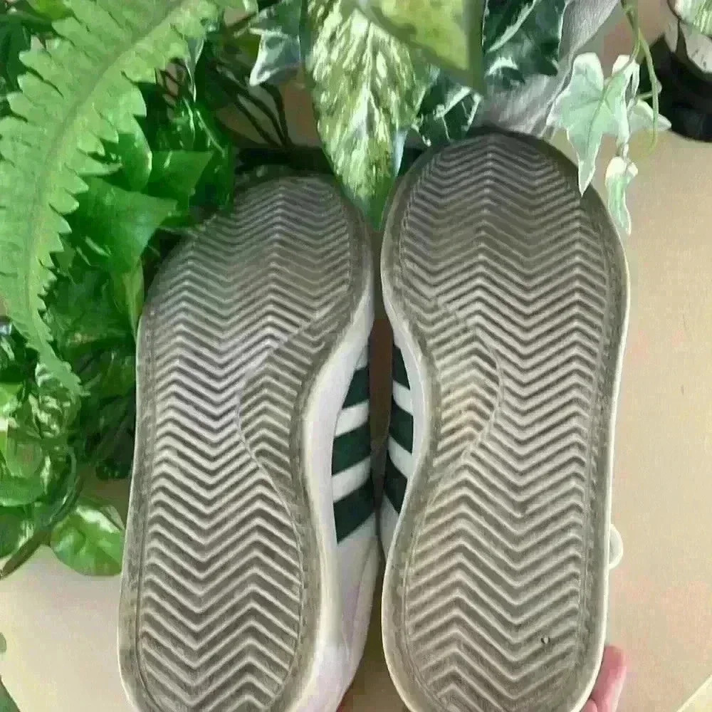 Adidas Grand Court 2.0 Men’s Size 7.5… White, green and orange accents. - Picture 7 of 8